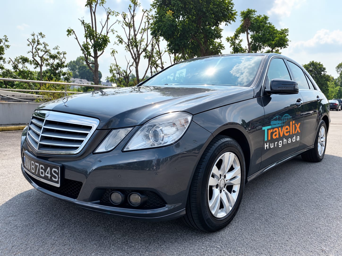 Mercedes-Benz E-Klasse VIP Limousine - Travelix Hurghada Flughafentransfer